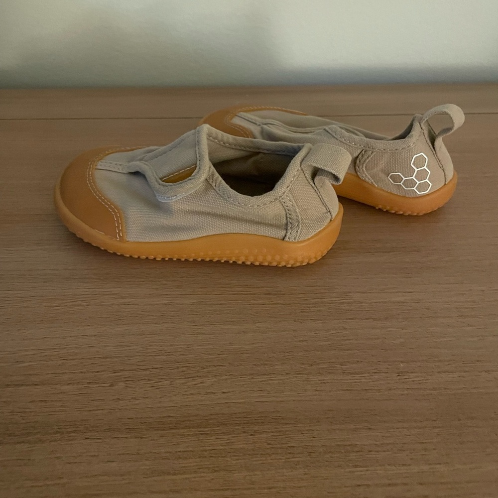 Vivo Barefoot Kids Tan Pull On Sneakers